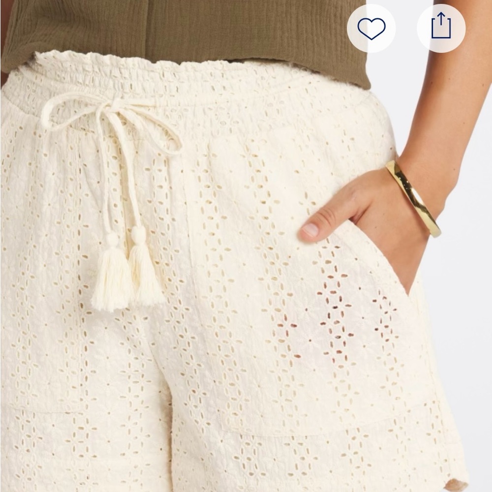 High Waist White Shorts with Scalloped Hem